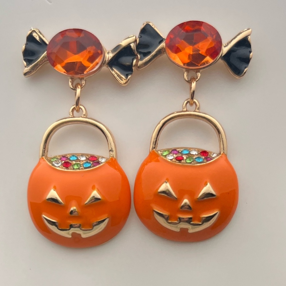 18K Gold Plated Bats Carrying Pumpkins Filled With Candy-NEW